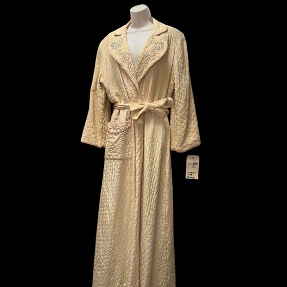 Vintage 1940s Princess Quilted Peach Satin Robe Corded Embroidered Lapel & Belt - Picture 3 of 16